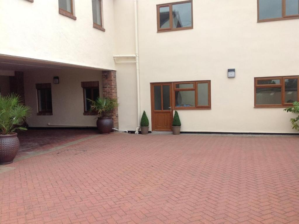 Courtyard Mews Wakefield Exterior photo